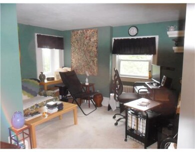 Studio/Study/Office.