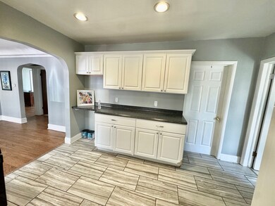 730 W Grove Ave, Waukegan, IL 60085 - photo 6