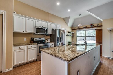 1314 Prairie Ave, Cleburne, TX 76033 - photo 4