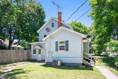 701 Sycamore St, Niles, MI 49120 - photo 5