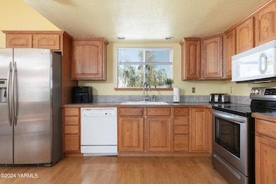 16-web-or-mls-Hyde_240912_PerrySt_Yakima
