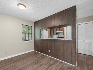 5634 Birchmont Dr unit 22, Houston, TX 77091 - photo 7