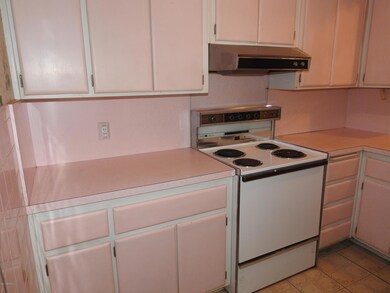 1741 Sefa Cir E, Jacksonville, FL 32210 - photo 6