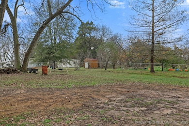 309 W 3rd St, Milburn, OK 73450 - photo 5