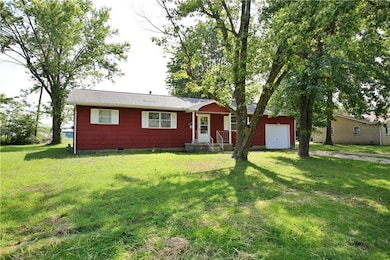 309 W 25th St, Baxter Springs, KS 66713 - photo 3