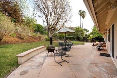 Entertainers back yard