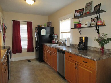 6 Benton Ave, Claremont, NH 03743 - photo 4