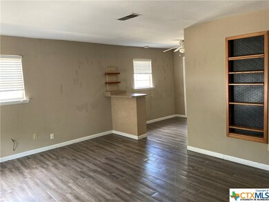 306 Orchard St, San Marcos, TX 78666 - photo 2