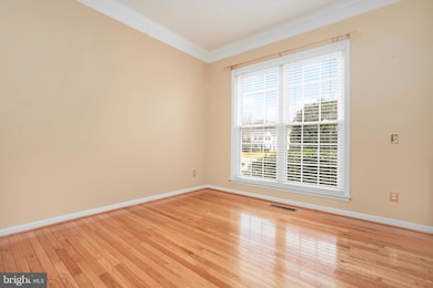 14912 Honey Locust Ct, Woodbridge, VA 22193 - photo 6