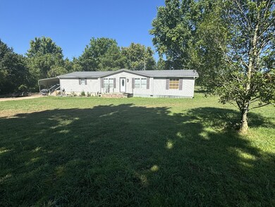 230 Comstock Rd, Shelbyville, TN 37160 - photo 2