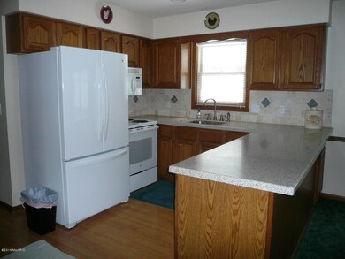 930 W Crownpointe Ct SW, Byron Center, MI 49315 - photo 5