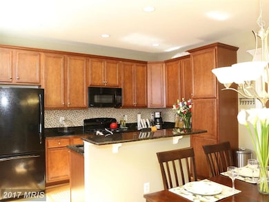 11828 Regents Park Dr, Germantown, MD 20876 - photo 7