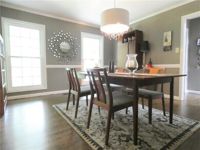 Large Dining Room seats 12+