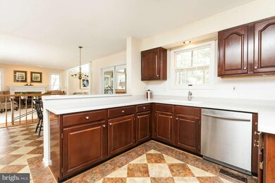 8501 Hill Spring Dr, Lutherville Timonium, MD 21093 - photo 6