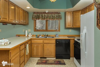 21715 Woodcliff Dr Peters-large-006-Kitc