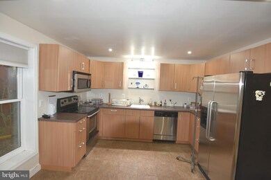 9101 Oak Chase Ct unit BASEMENT, Fairfax Station, VA 22039 - photo 3