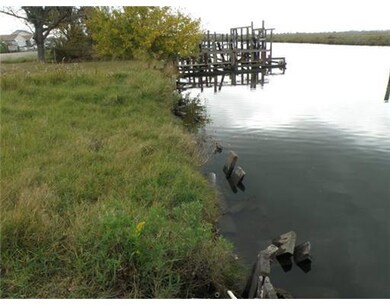 Photo. water line view from right