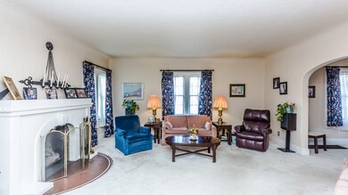 271 N Elm Ave, Elmhurst, IL 60126 - photo 3