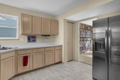 7-web-or-mls-6533-cloverlawn-cir