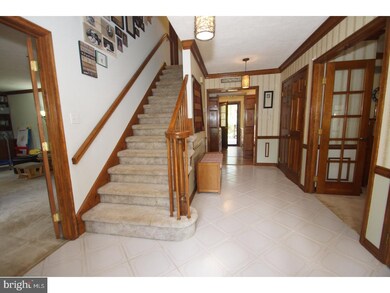 886 Brandon Ln, Schwenksville, PA 19473 - photo 3