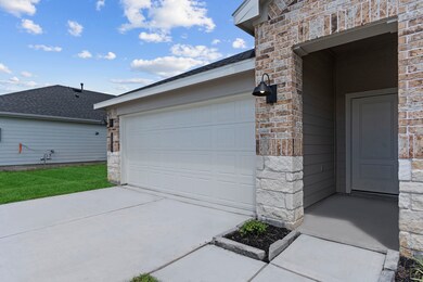 1055 Great Barracuda Ln, Alvin, TX 77511 - photo 3