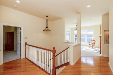 Grand foyer with that big bright inviting appeal!