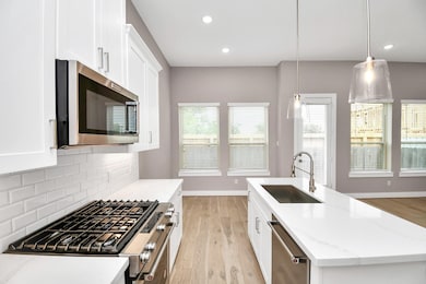 304 Chobani Ln, Houston, TX 77091 - photo 5