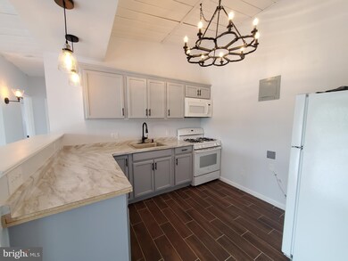 7403 18th Ave unit 201, Hyattsville, MD 20783 - photo 6