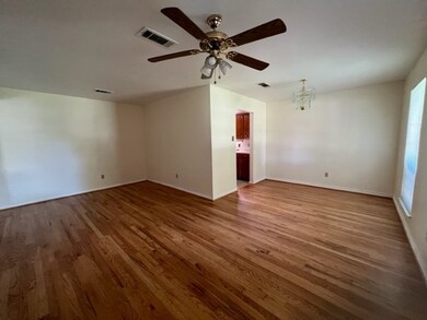 3206 Garapan St, Houston, TX 77091 - photo 4
