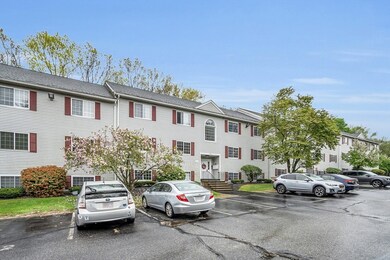 135 Lafond Ln unit 22, Dracut, MA 01826 - photo 4