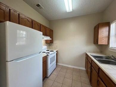 1001 E Travis St unit 7, Laredo, TX 78040 - photo 7