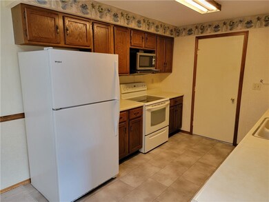 406 W Saint Louis Ave unit B, Effingham, IL 62401 - photo 4