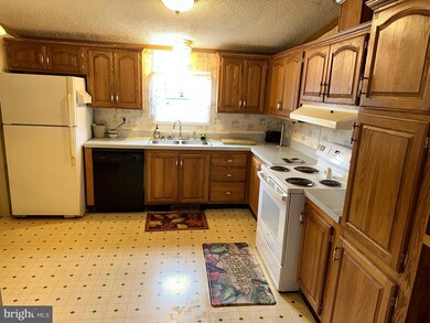 483 Keith Rd, Lothian, MD 20711 - photo 2