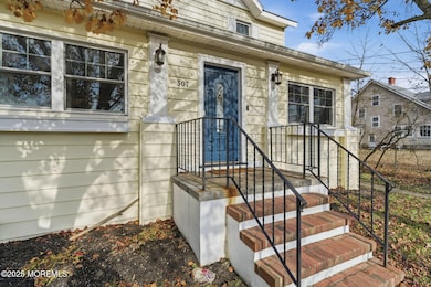 307 Pine St, Lakehurst, NJ 08733 - photo 3