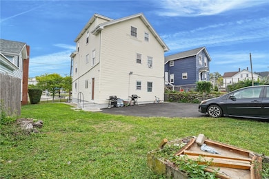 54 Jefferson Ave, Pawtucket, RI 02860 - photo 3