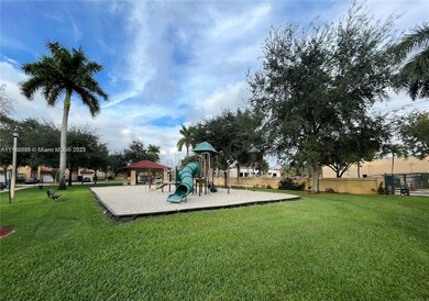 202 W Forest Oak Cir, Davie, FL 33325 - photo 5