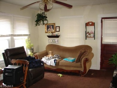 135 West St, Asheboro, NC 27205 - photo 3