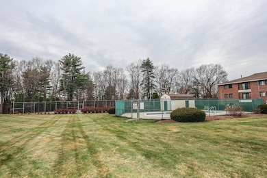 434 Abbott Farm Ln, Hudson, NH 03051 - photo 2