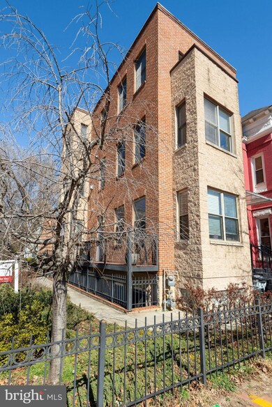 1301 1st St NW unit 2, Washington, DC 20001 - photo 3