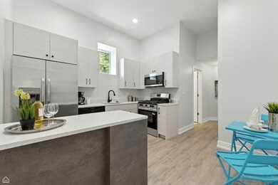 2901 N Sacramento Ave unit 1, Chicago, IL 60618 - photo 6