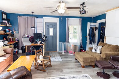 206 W Washington St, Waynetown, IN 47990 - photo 6