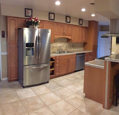 3849 N Stanford Ave, Fresno, CA 93727 - photo 4