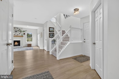 10637 Crest Hill Rd, Marshall, VA 20115 - photo 5