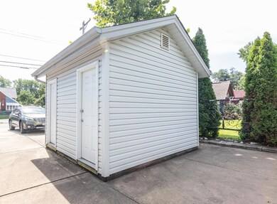 Storage Building with Maintenance Free Vinyl Sidin