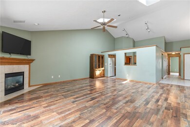 2812 Stratford Cir, Akron, OH 44312 - photo 3