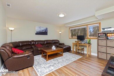 13-Family Room 20230322-DW-3378