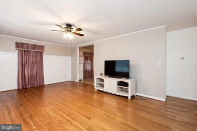 13 Saint Timothys Ln, Catonsville, MD 21228 - photo 7