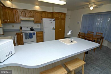 9300 N Laurel Rd unit W, Laurel, MD 20723 - photo 5