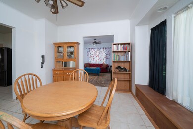 1324 W North - Dining 2