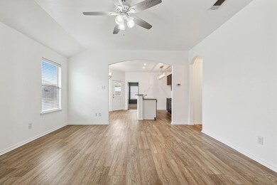 502 Glenwood St, Gainesville, TX 76240 - photo 3